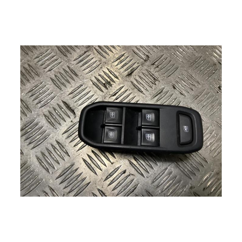 Interrupteur de leve vitre avant gauche DACIA DUSTER 2 PHASE 1 d’occasion