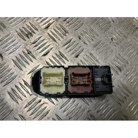 Interrupteur de leve vitre avant gauche DACIA DUSTER 2 PHASE 1 d’occasion