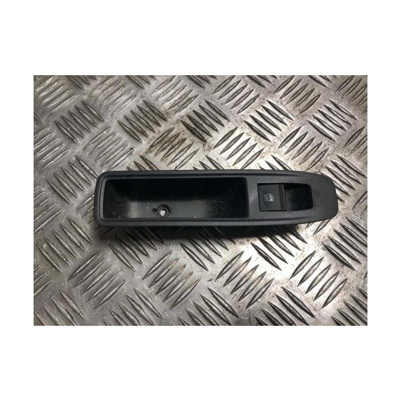 Interrupteur de leve vitre arriere droit RENAULT CAPTUR 2 PHASE 1 d’occasion