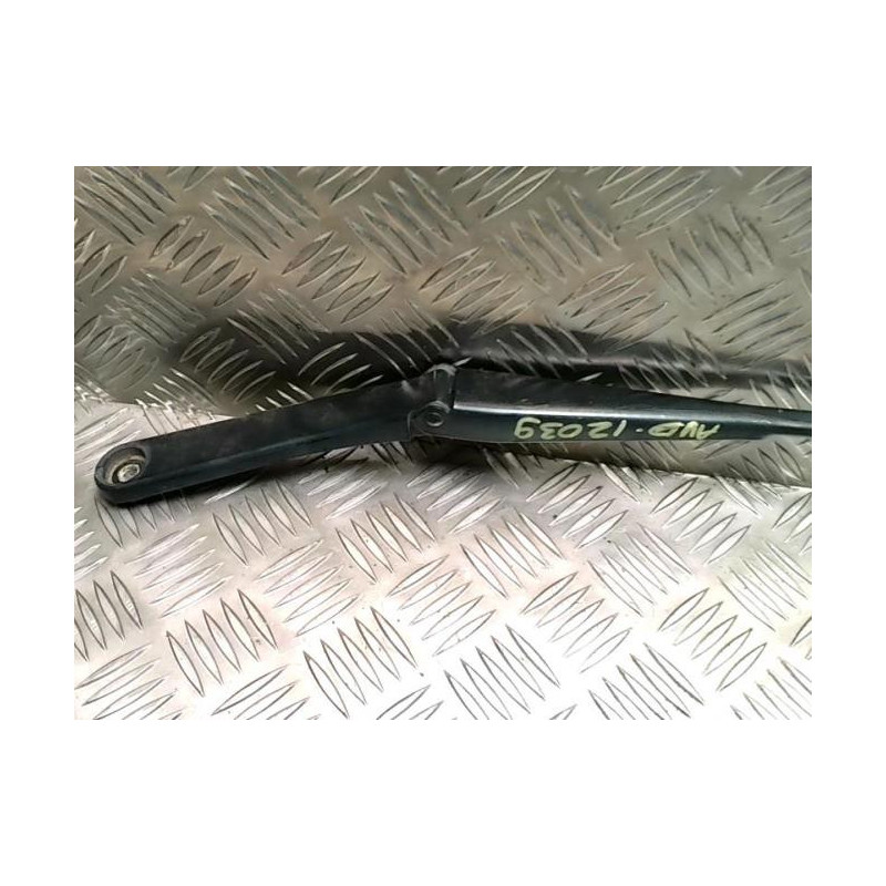 Bras essuie glace avant droit AUDI A4 3 AVANT PHASE 1 BREAK d’occasion