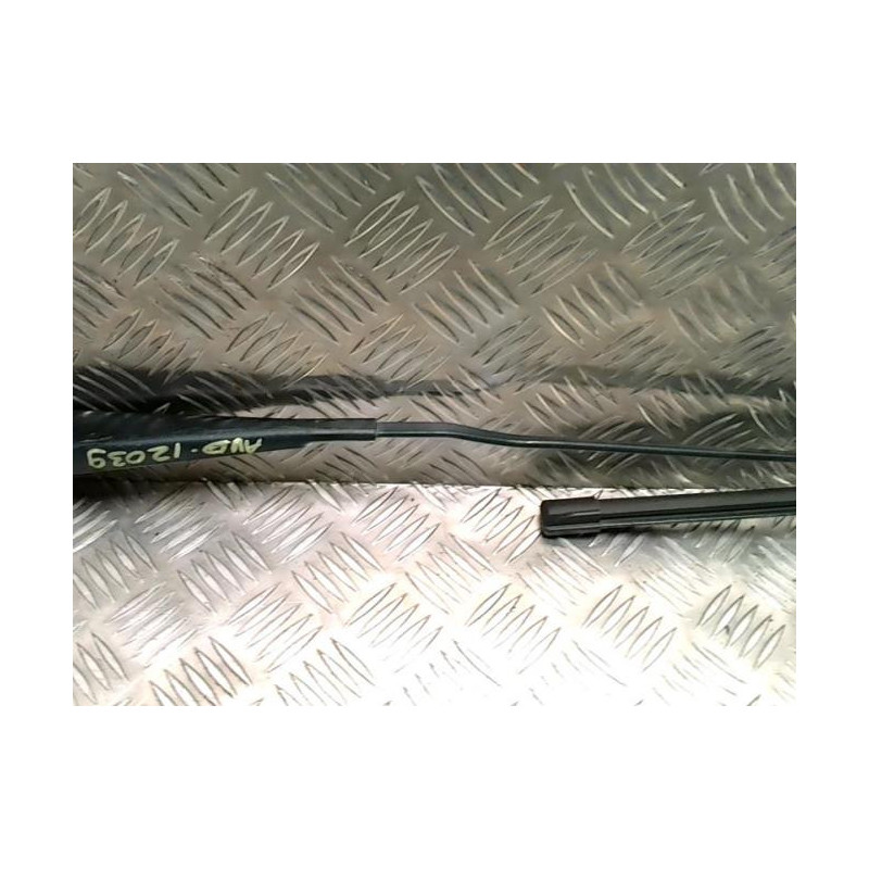 Bras essuie glace avant droit AUDI A4 3 AVANT PHASE 1 BREAK d’occasion
