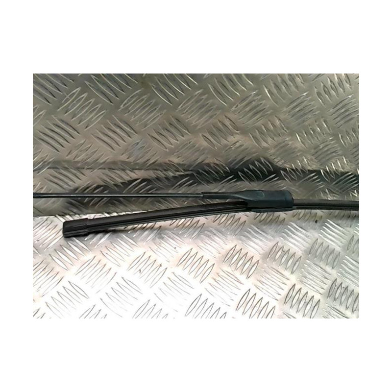 Bras essuie glace avant droit AUDI A4 3 AVANT PHASE 1 BREAK d’occasion