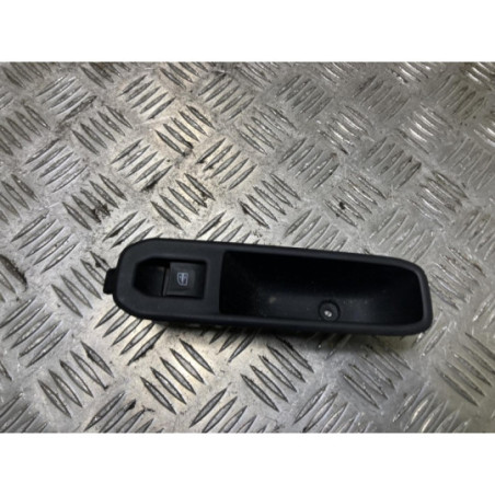 Interrupteur de leve vitre arriere gauche DACIA DUSTER 2 PHASE 1 d’occasion