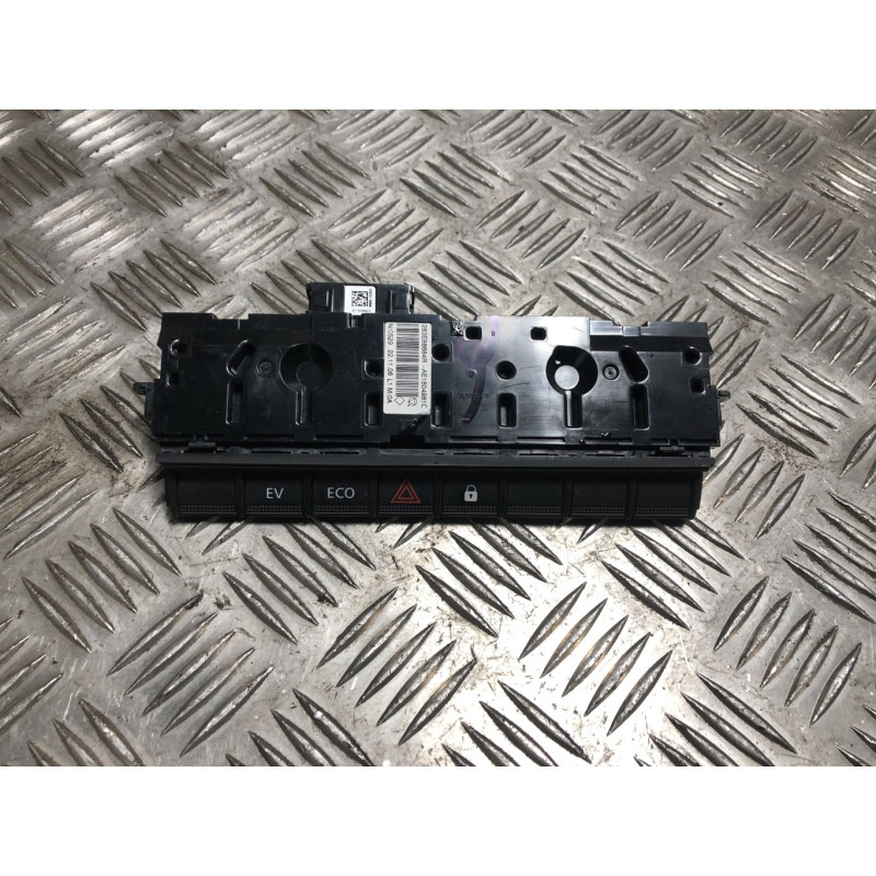Bouton de warning RENAULT CAPTUR 2 PHASE 1 d’occasion
