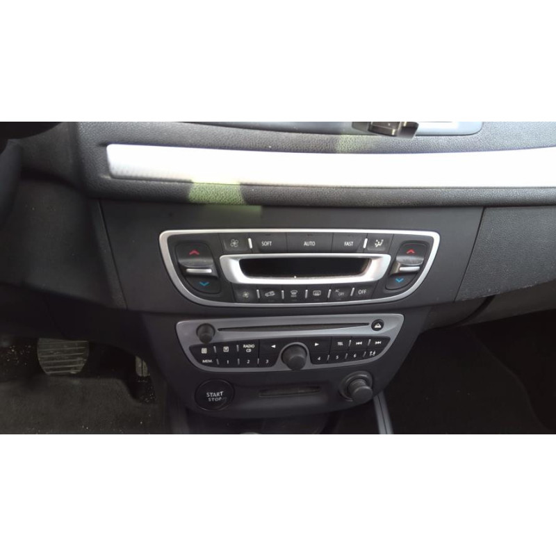 Feu arriere principal gauche (feux) RENAULT MEGANE 3 PHASE 1 COUPE d’occasion