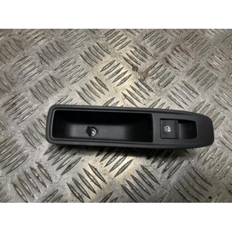 Interrupteur de leve vitre arriere gauche RENAULT CAPTUR 2 PHASE 1 d’occasion