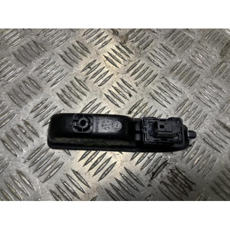 Interrupteur de leve vitre arriere gauche RENAULT CAPTUR 2 PHASE 1 d’occasion