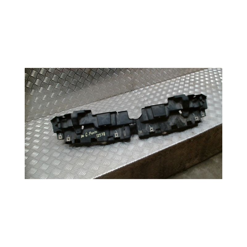 Support de pare chocs avant FIAT GRANDE PUNTO d’occasion