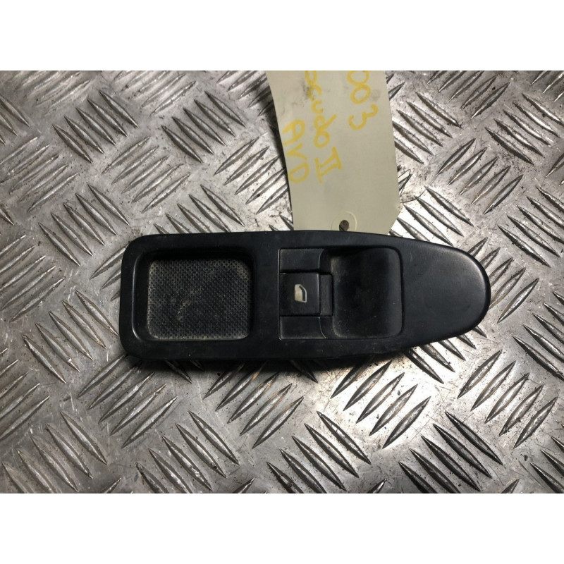 Interrupteur de leve vitre avant droit FIAT SCUDO 2 d’occasion