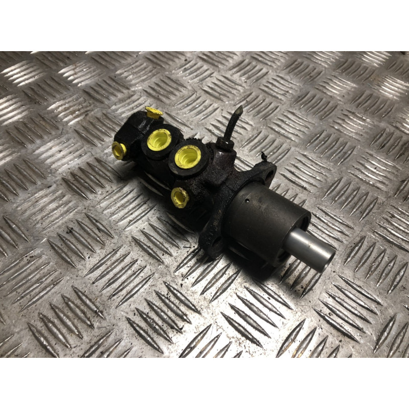 Maitre cylindre (freinage) RENAULT SUPER 5 d’occasion
