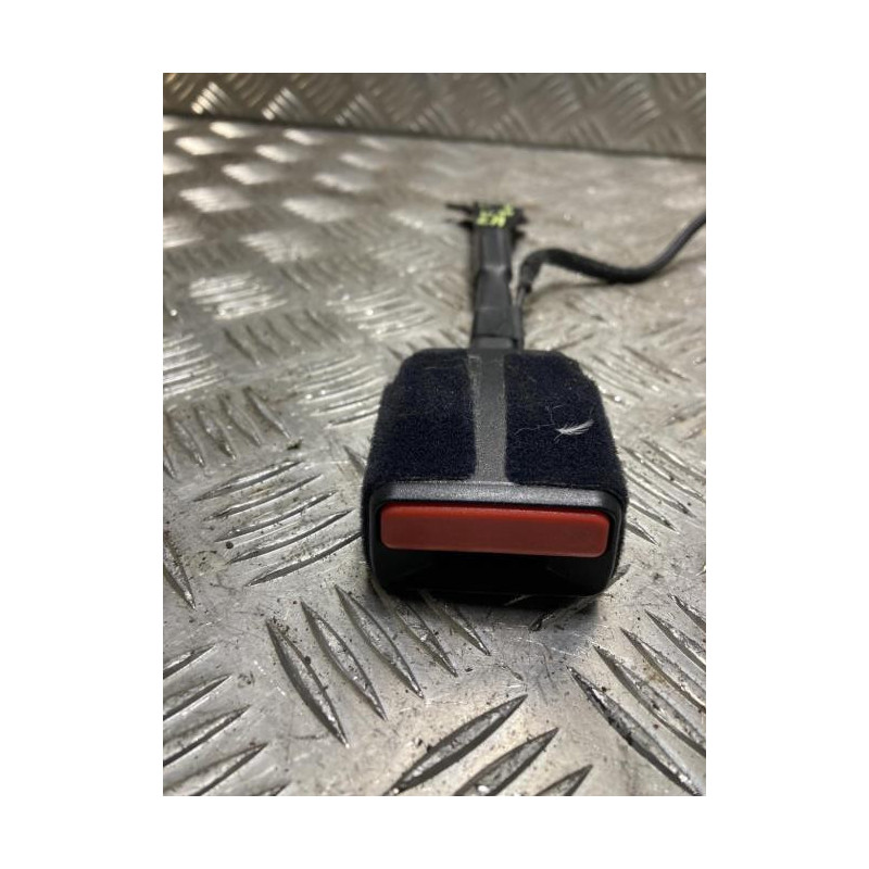 Attache ceinture avant droit PEUGEOT 308 3 SW BREAK d’occasion