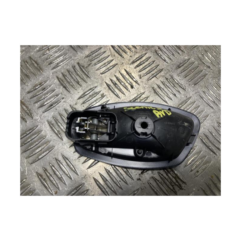 Poignee interieur avant droit RENAULT SCENIC 3 PHASE 1 d’occasion
