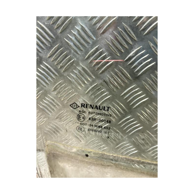 Vitre arriere droit RENAULT SCENIC 3 PHASE 1 d’occasion