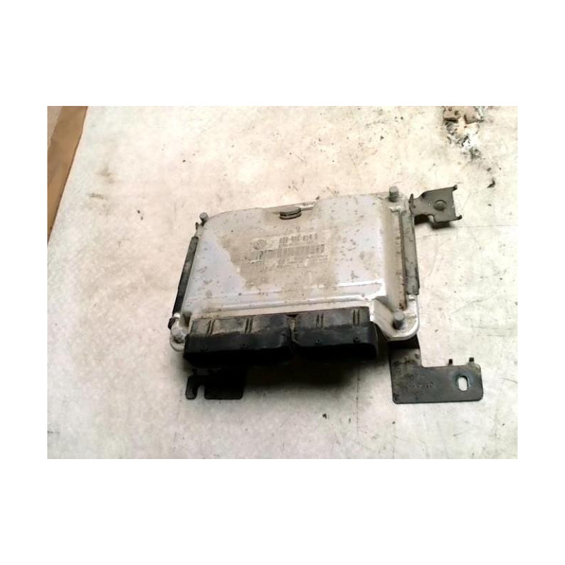 Calculateur moteur SKODA OCTAVIA 1 PHASE 2 BREAK d’occasion
