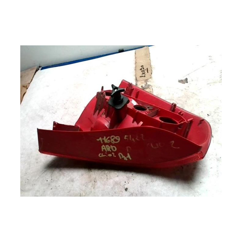 Feu arriere secondaire droit (feux) RENAULT CLIO 2 PHASE 1 d’occasion