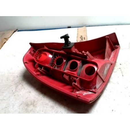 Feu arriere secondaire droit (feux) RENAULT CLIO 2 PHASE 1 d’occasion