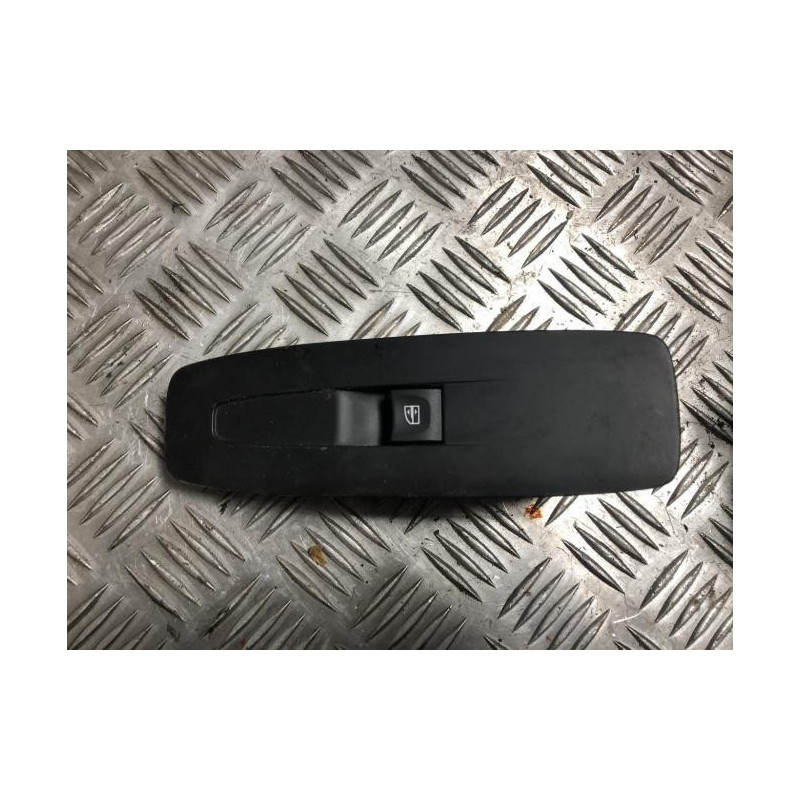 Interrupteur de leve vitre avant droit RENAULT MEGANE 4 PHASE 1 d’occasion
