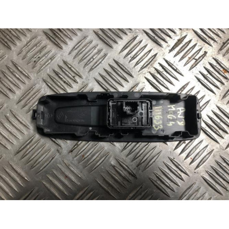 Interrupteur de leve vitre avant droit RENAULT MEGANE 4 PHASE 1 d’occasion