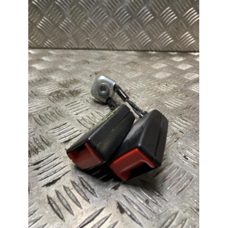 Attache ceinture arriere gauche VOLKSWAGEN POLO 5 PHASE 1 d’occasion
