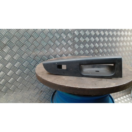 Interrupteur de leve vitre arriere gauche KIA VENGA PHASE 1 d’occasion