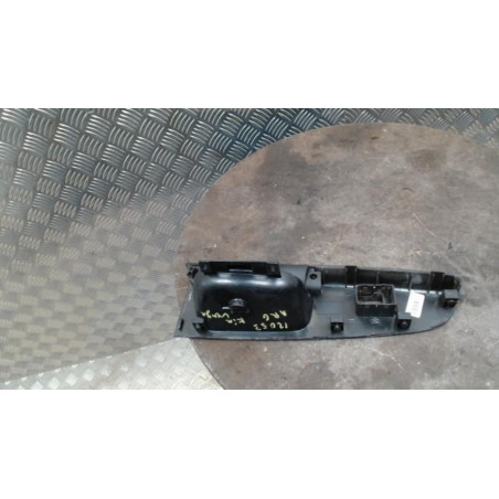 Interrupteur de leve vitre arriere gauche KIA VENGA PHASE 1 d’occasion