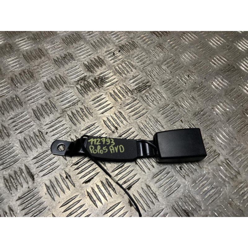 Attache ceinture avant droit VOLKSWAGEN POLO 5 PHASE 1 d’occasion