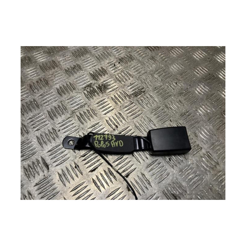 Attache ceinture avant droit VOLKSWAGEN POLO 5 PHASE 1 d’occasion