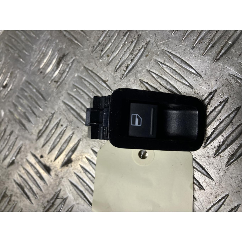Interrupteur de leve vitre arriere gauche VOLKSWAGEN POLO 5 PHASE 1 d’occasion