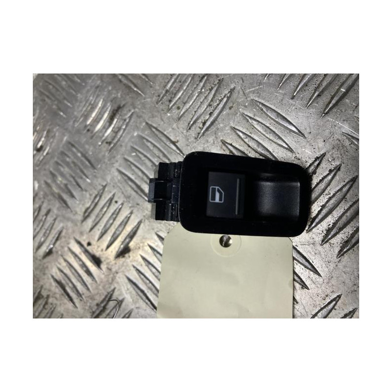 Interrupteur de leve vitre arriere gauche VOLKSWAGEN POLO 5 PHASE 1 d’occasion