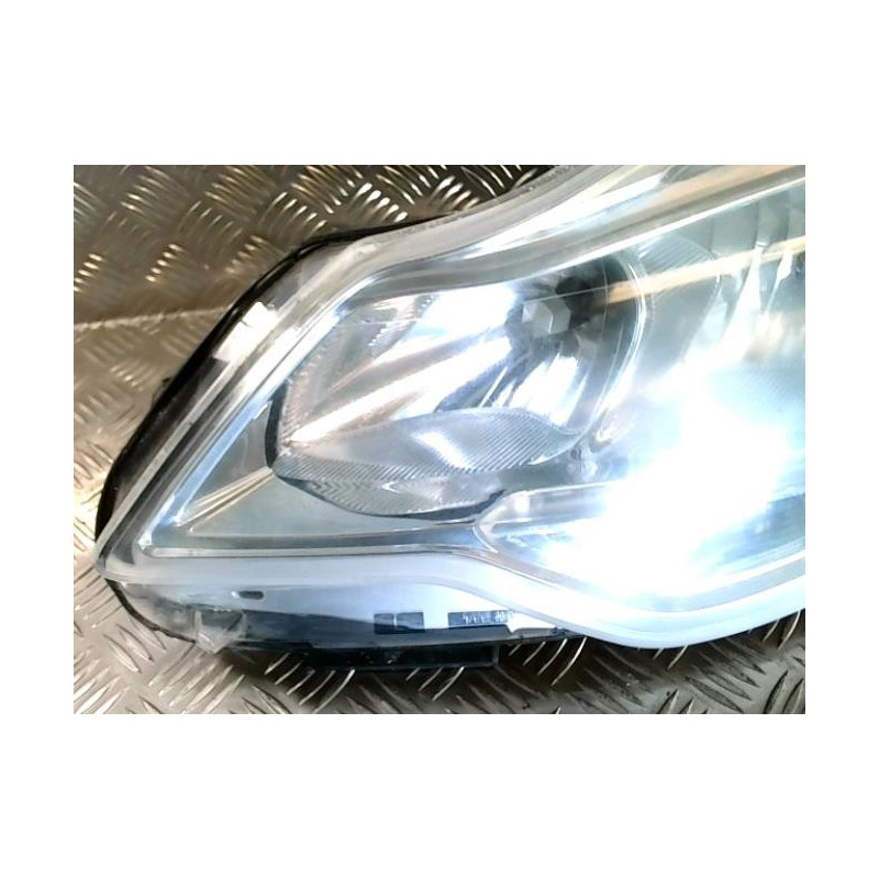Optique avant principal droit (feux)(phare) OPEL CORSA D PHASE 1 d’occasion