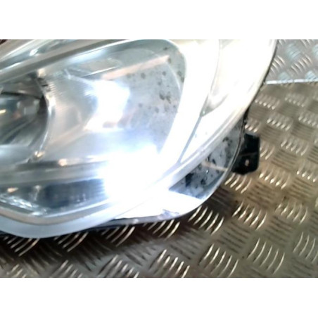 Optique avant principal droit (feux)(phare) OPEL CORSA D PHASE 1 d’occasion