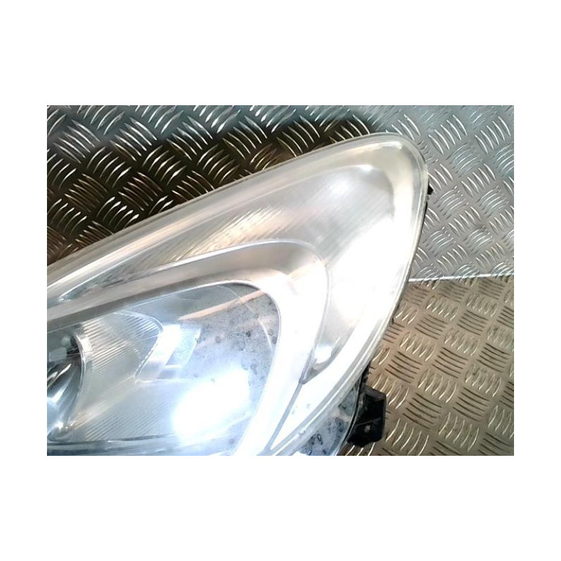 Optique avant principal droit (feux)(phare) OPEL CORSA D PHASE 1 d’occasion