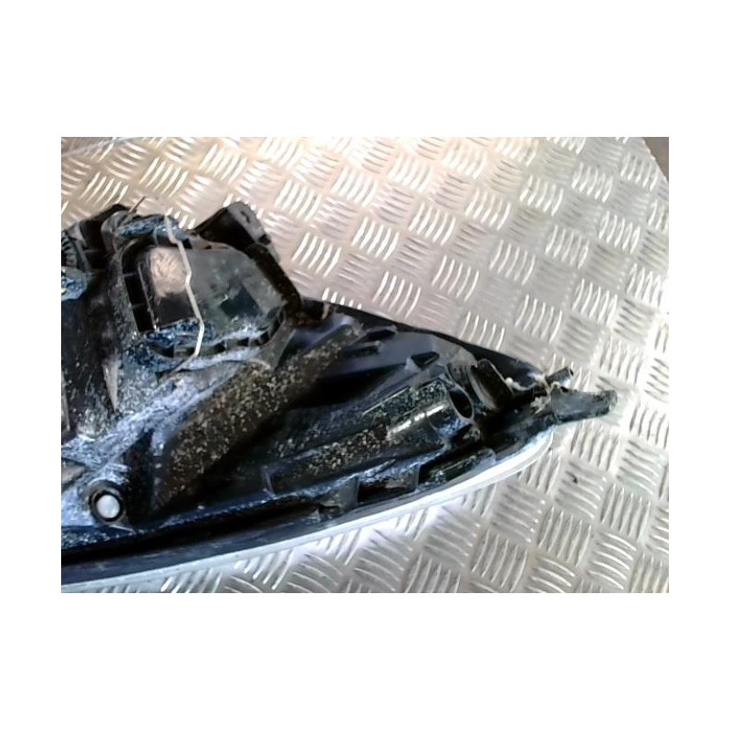 Optique avant principal droit (feux)(phare) OPEL CORSA D PHASE 1 d’occasion