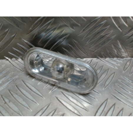 Repetiteur clignotant avant droit  (Feux) VOLKSWAGEN FOX d’occasion