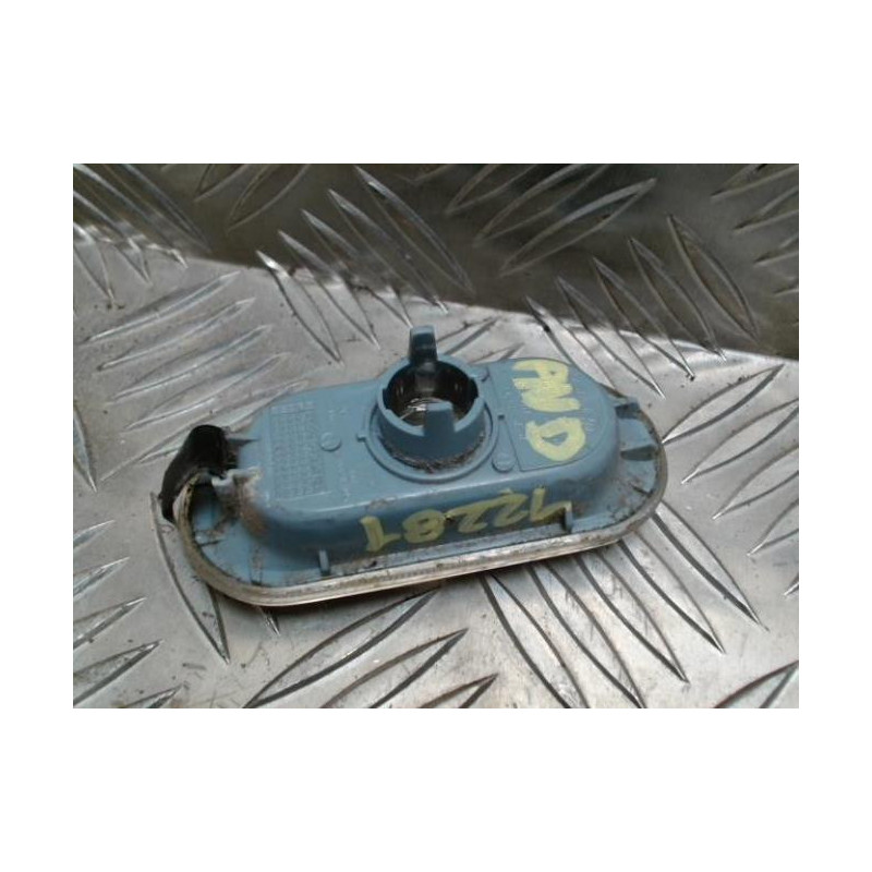 Repetiteur clignotant avant droit  (Feux) VOLKSWAGEN FOX d’occasion