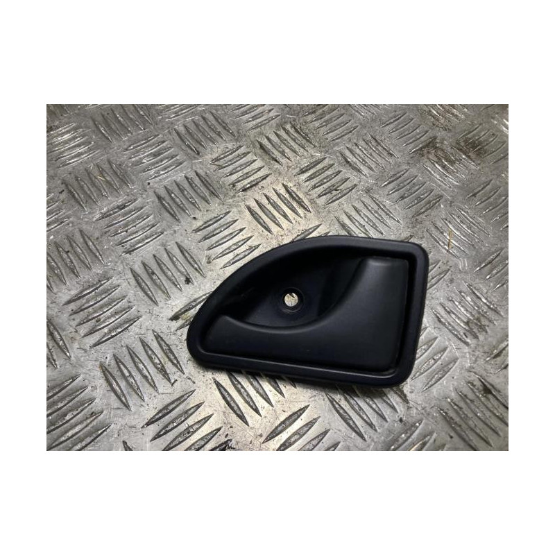 Poignee interieur avant droit RENAULT KANGOO 1 PHASE 2 d’occasion