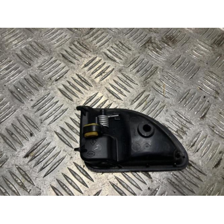 Poignee interieur avant droit RENAULT KANGOO 1 PHASE 2 d’occasion