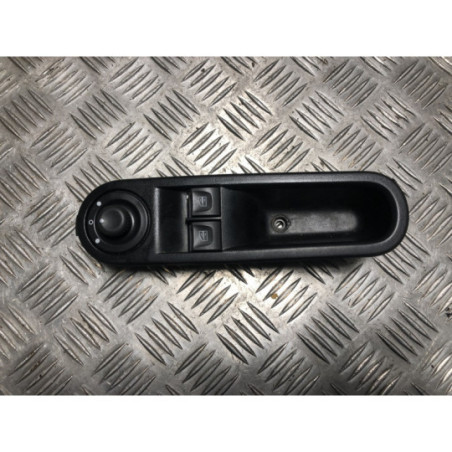 Interrupteur de leve vitre avant gauche RENAULT TWINGO 3 PHASE 2 d’occasion