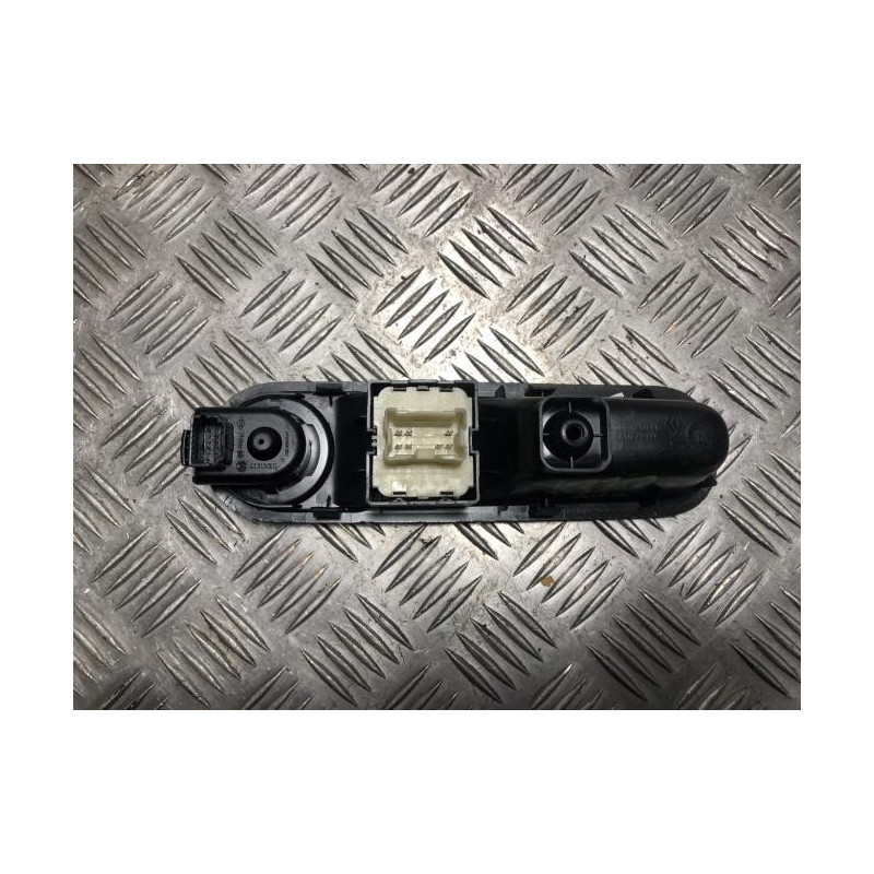 Interrupteur de leve vitre avant gauche RENAULT TWINGO 3 PHASE 2 d’occasion