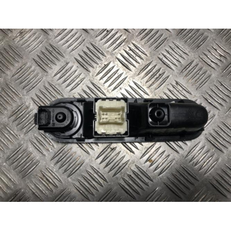 Interrupteur de leve vitre avant gauche RENAULT TWINGO 3 PHASE 2 d’occasion