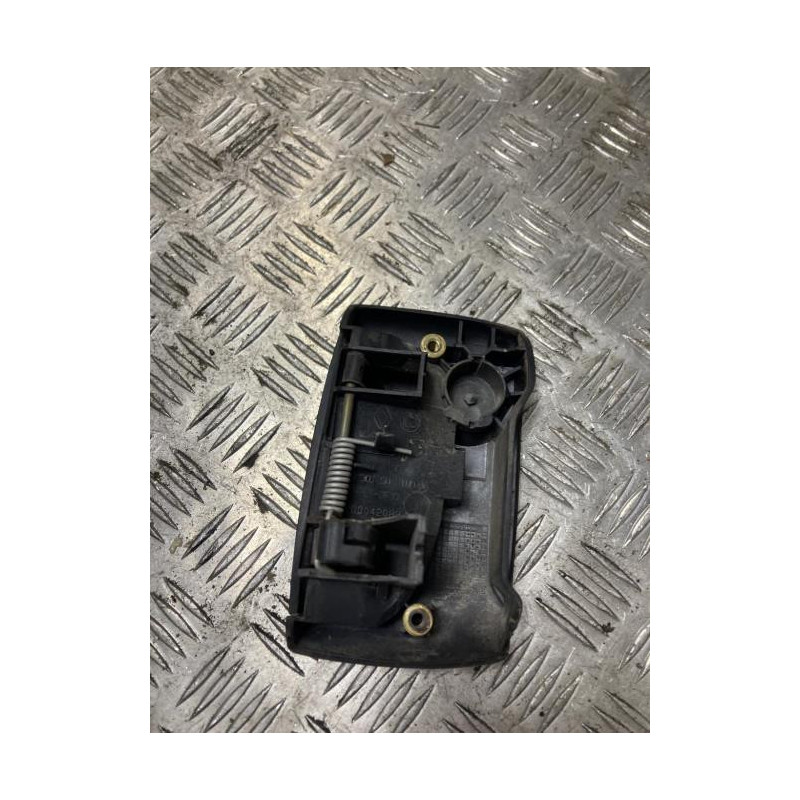 Poignee porte coffre droit RENAULT KANGOO 1 PHASE 2 d’occasion