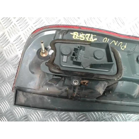 Feu arriere principal droit (feux) FIAT PUNTO 1 PHASE 1 d’occasion