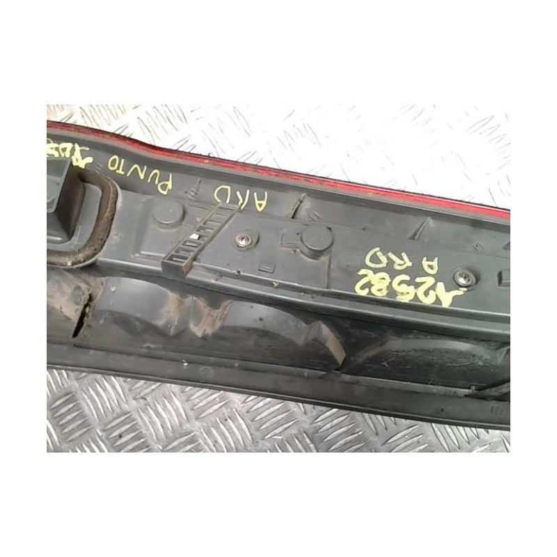 Feu arriere principal droit (feux) FIAT PUNTO 1 PHASE 1 d’occasion