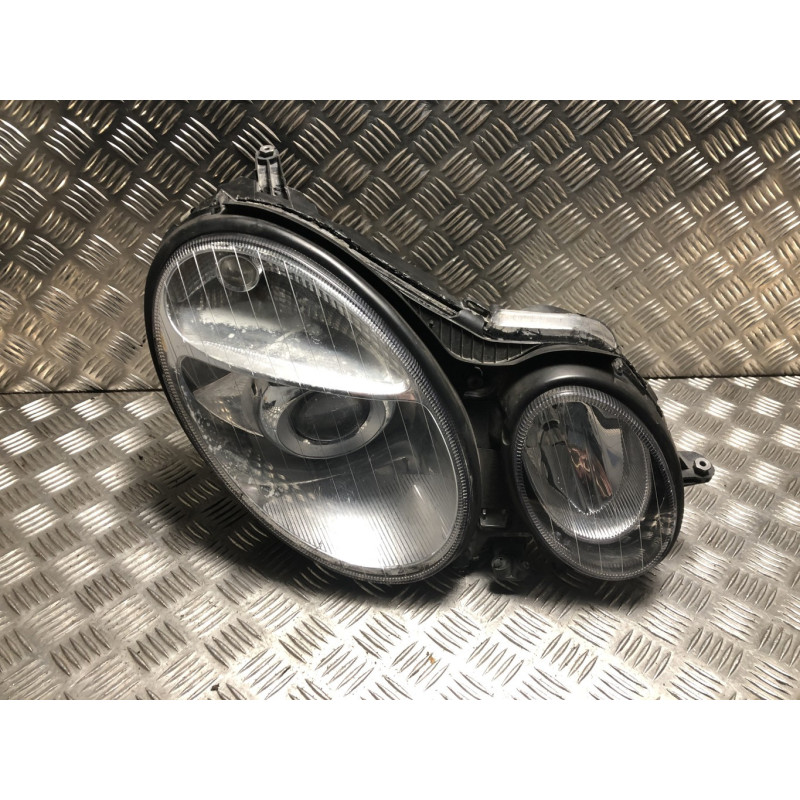Optique avant principal droit (feux)(phare) MERCEDES CLASSE E 211 PHASE 1 d’occasion