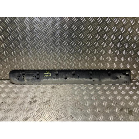 Baguette de porte avant droite RENAULT KANGOO 1 PHASE 2 d’occasion