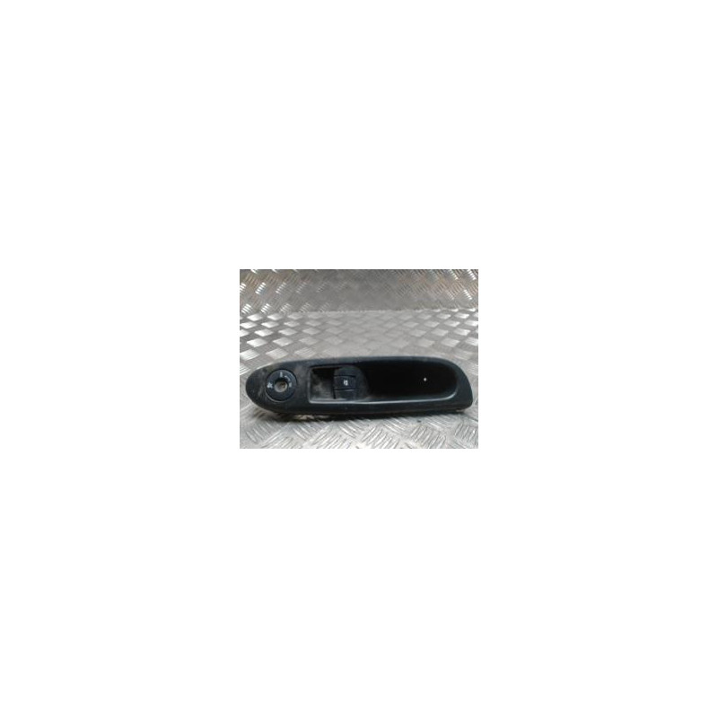 Interrupteur de leve vitre avant droit RENAULT CLIO 2 PHASE 2 d’occasion