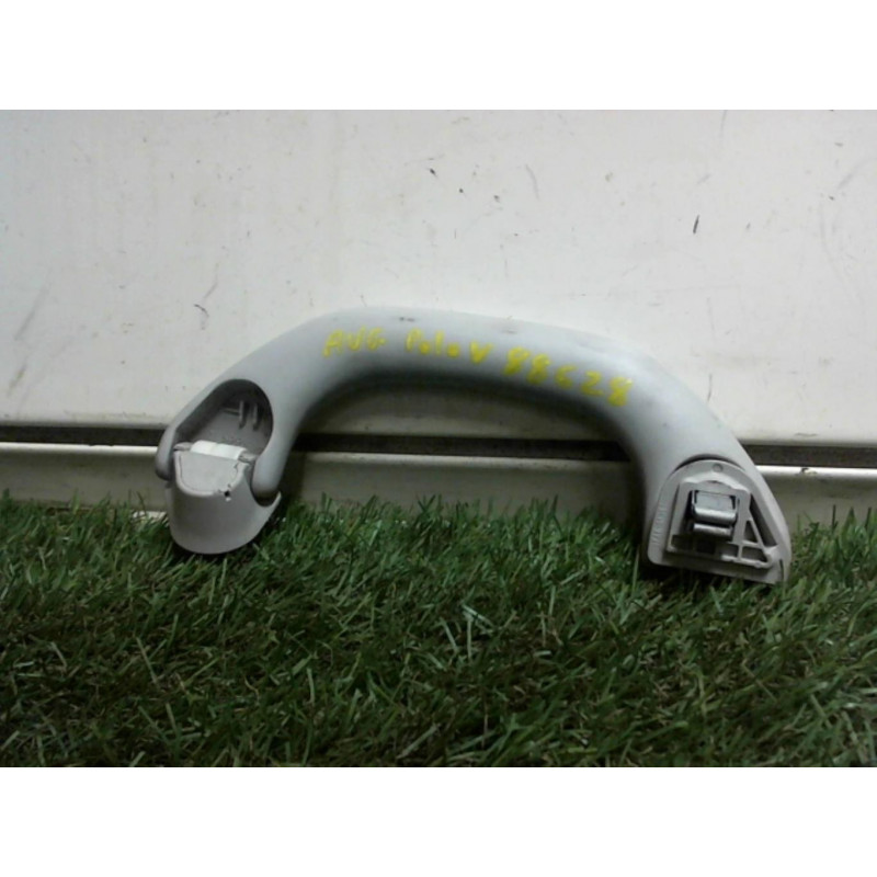 Poignee de maintien avant gauche VOLKSWAGEN POLO V (6R/6C) PHASE 1 d’occasion