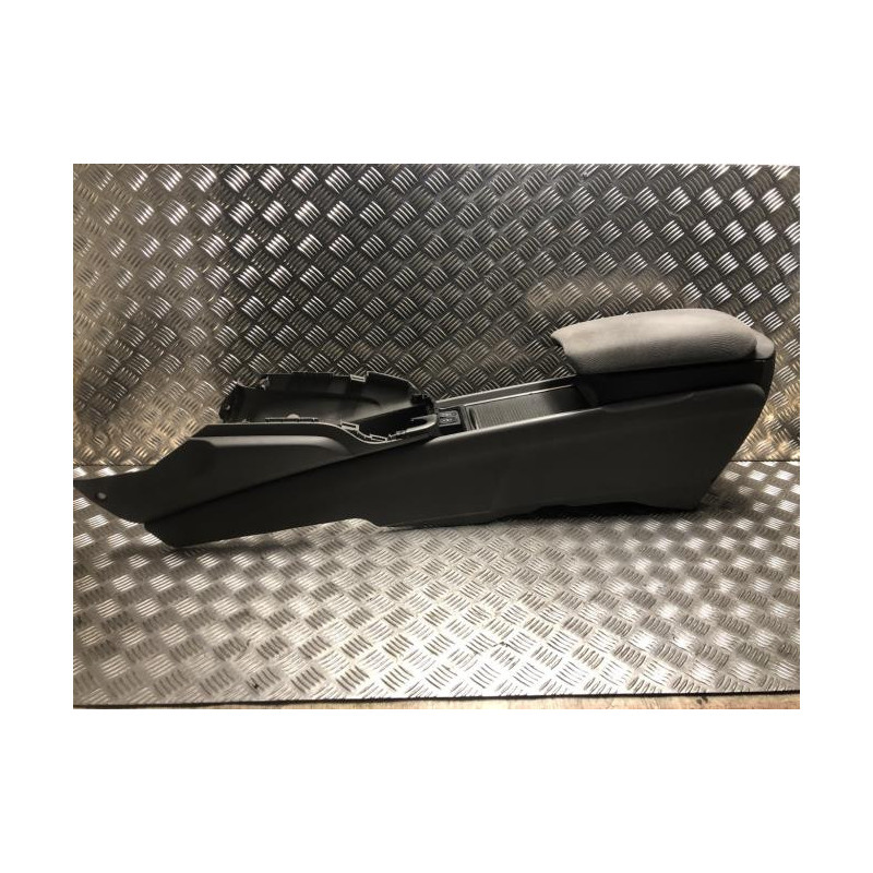 Console central (interieur plastique) HONDA CIVIC 8 PHASE 2 d’occasion