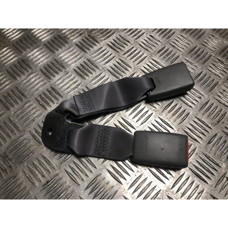 Attache ceinture arriere droit HONDA CIVIC 8 PHASE 2 d’occasion