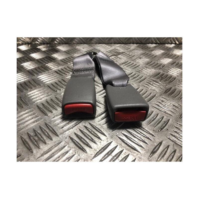 Attache ceinture arriere droit HONDA CIVIC 8 PHASE 2 d’occasion